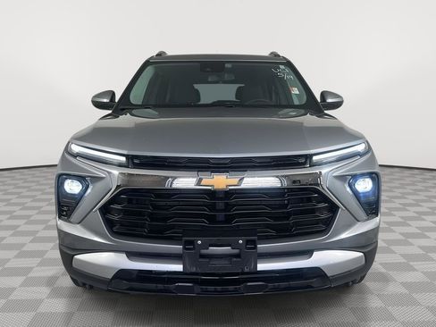 Used 2024 Chevrolet TrailBlazer LT w/ LT Cold Weather Package AWD/4WD image 2