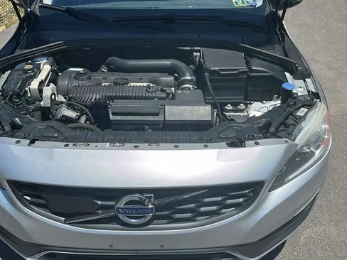 Used 2016 Volvo V60 T5 Cross Country AWD/4WD image 8