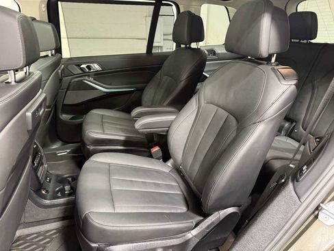 Used 2022 BMW X7 xDrive40i w/ Premium Package image 21