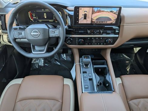 New 2026 Nissan Pathfinder Platinum image 13