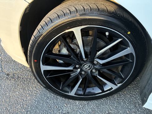 Used 2019 Toyota Camry XSE image 24