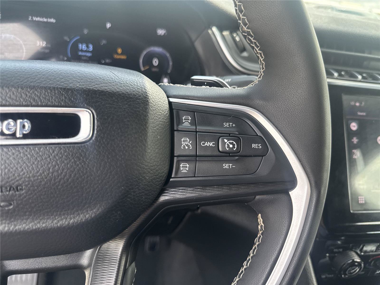 Used 2023 Jeep Grand Cherokee Altitude AWD/4WD image 22