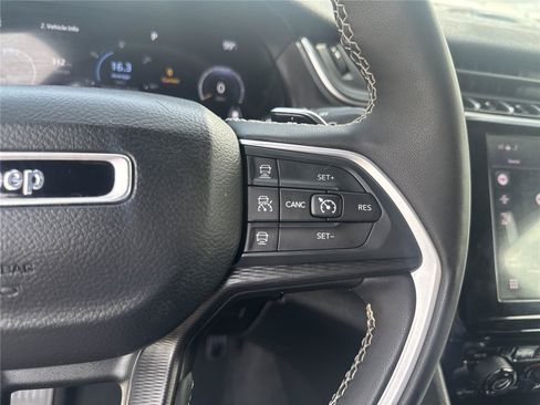 Used 2023 Jeep Grand Cherokee Altitude AWD/4WD image 22