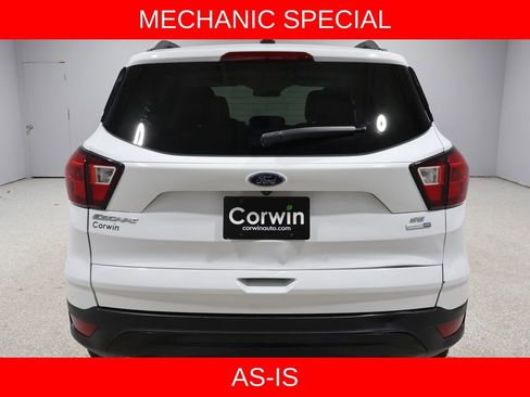 Used 2019 Ford Escape SE image 12