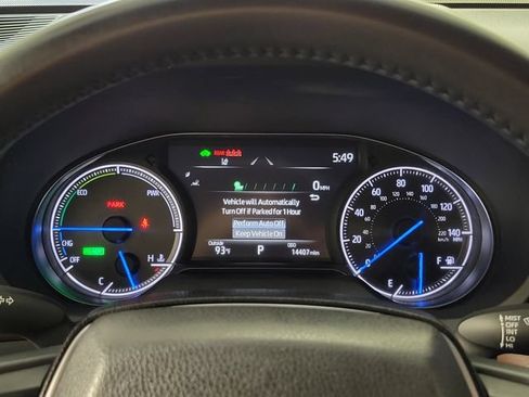 Used 2024 Toyota Venza XLE AWD/4WD image 27