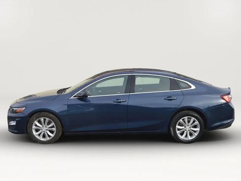 Used 2022 Chevrolet Malibu LT image 2
