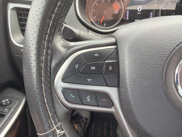 Used 2019 Jeep Cherokee Latitude Plus w/ Comfort/Convenience Group AWD/4WD image 14