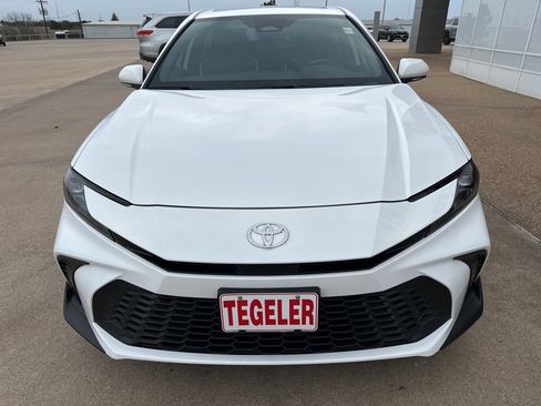 Used 2025 Toyota Camry SE w/ Multimedia Upgrade Package image 2