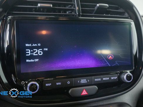 Used 2025 Kia Soul S FWD image 17