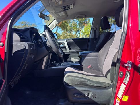 Used 2017 Toyota 4Runner SR5 image 14