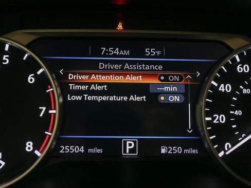 Used 2020 Nissan Sentra SR w/ Premium Package FWD image 38