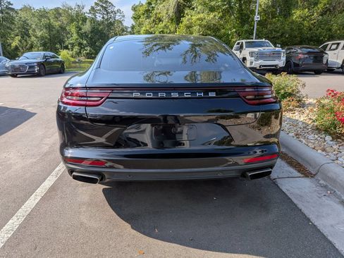 Used 2020 Porsche Panamera RWD image 3