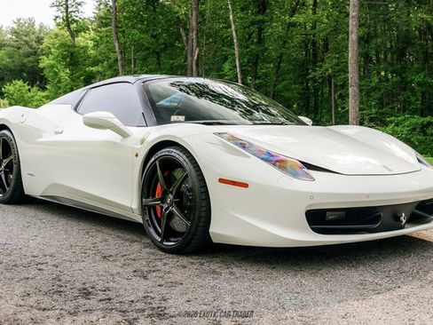 Used 2015 Ferrari 458 Spider RWD image 16