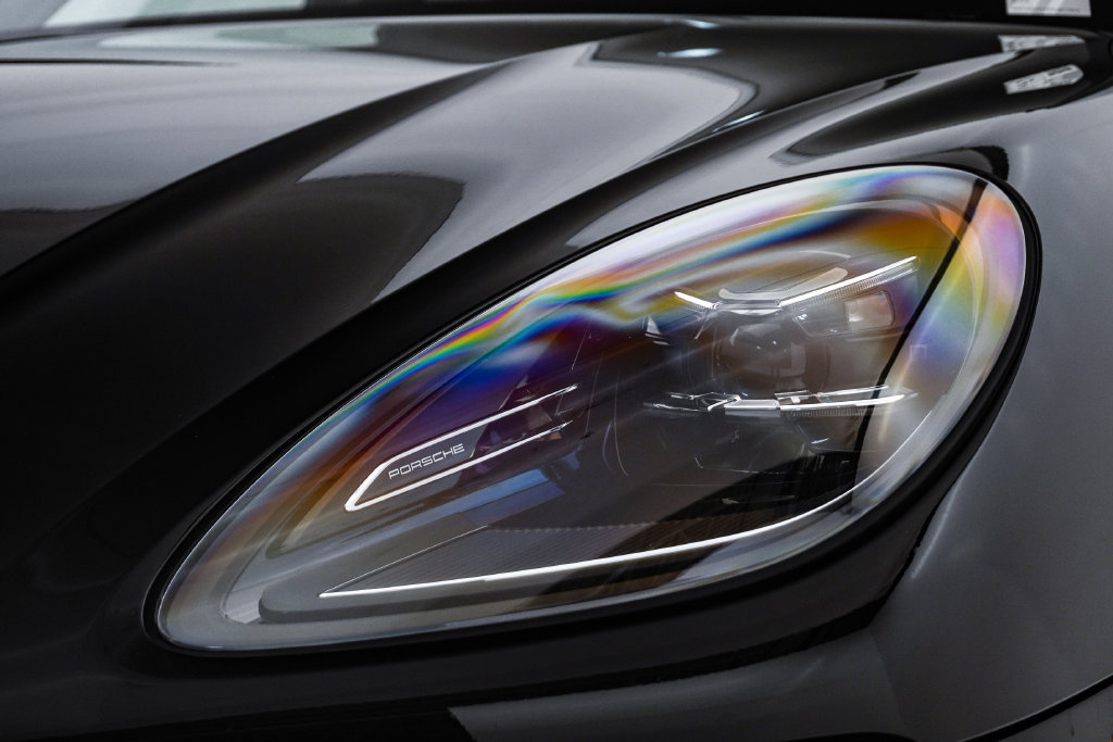 Certified 2026 Porsche Macan AWD/4WD image 7