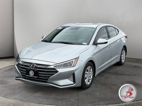 Used 2020 Hyundai Elantra SE image 3