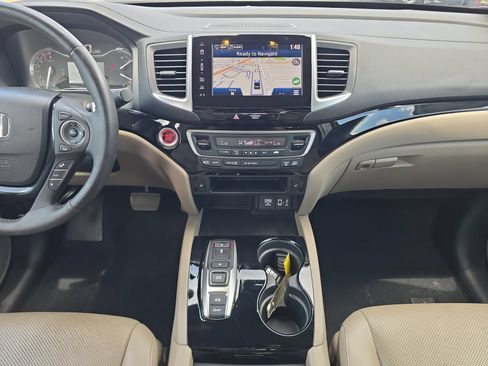 Used 2020 Honda Ridgeline RTL-E image 11
