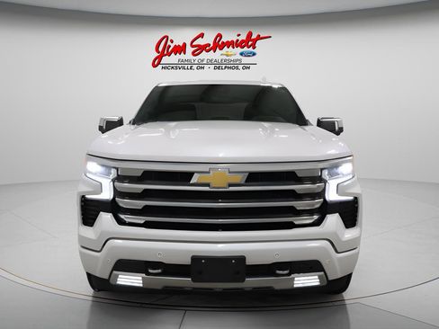 Used 2024 Chevrolet Silverado 1500 High Country w/ High Country Premium Package image 3