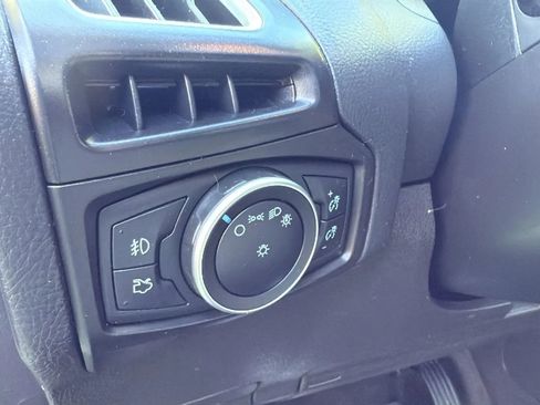 Used 2018 Ford Focus Titanium FWD image 29