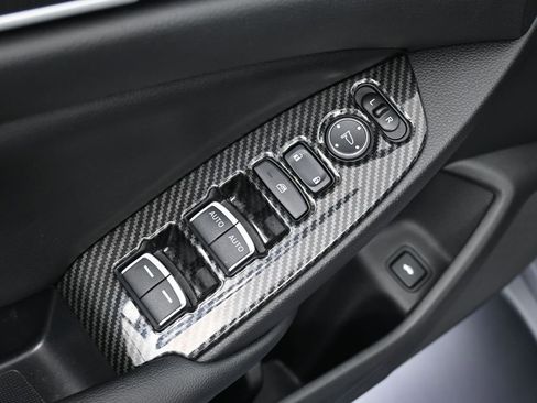 Used 2019 Honda Accord Sport image 16