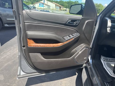 Used 2019 Chevrolet Tahoe Premier AWD/4WD image 16