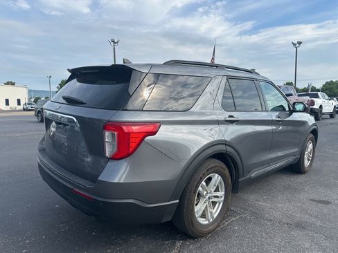 Used 2022 Ford Explorer XLT RWD image 3