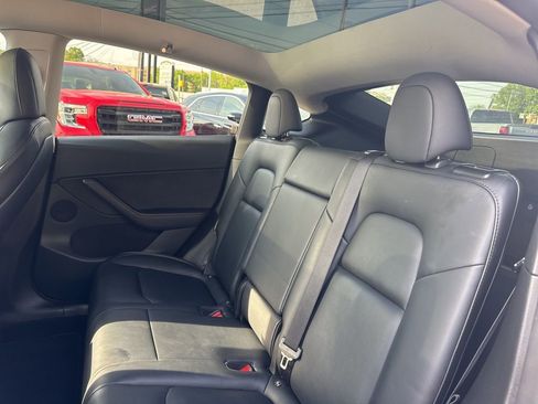 Used 2022 Tesla Model Y Performance AWD/4WD image 25