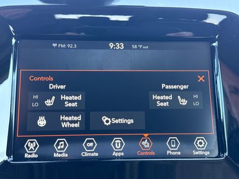 Used 2021 Jeep Compass Latitude w/ Sun and Sound Group AWD/4WD image 21