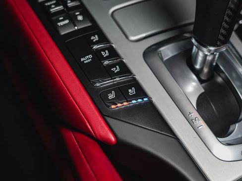 Used 2015 Porsche Cayenne Turbo image 64