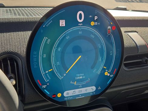 Used 2025 MINI Cooper 2-Door Hardtop image 16