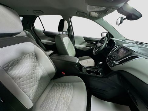 Used 2020 Chevrolet Equinox LS FWD image 25