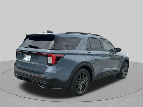Certified 2025 Ford Explorer ST RWD image 13