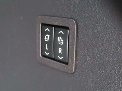 Used 2021 Buick Enclave Premium w/ Sun and Sites Package image 33