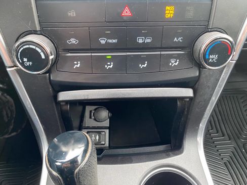 Used 2017 Toyota Camry LE image 15