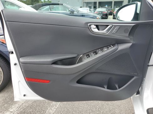 Used 2020 Hyundai Ioniq Limited image 16