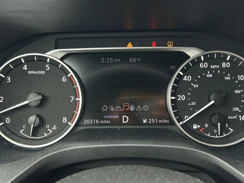 Used 2023 Nissan Rogue SV image 25