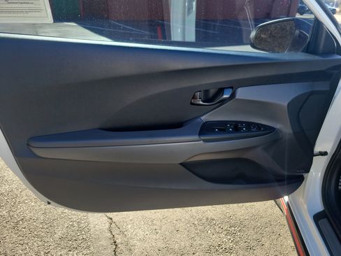 Used 2022 Hyundai Veloster N image 22