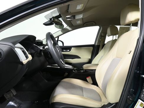 Used 2018 Honda Clarity Plug-In Hybrid image 3