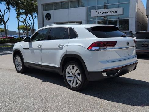 Certified 2021 Volkswagen Atlas Cross Sport SE w/ Panoramic Sunroof Package FWD image 5