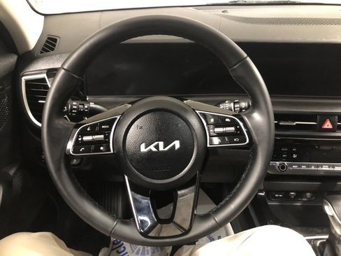 Certified 2024 Kia Seltos S image 23