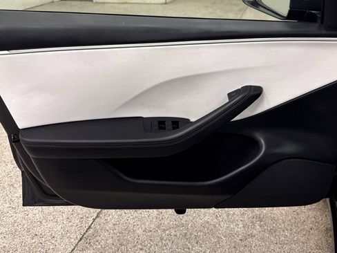 Used 2025 Tesla Model 3 Long Range image 3