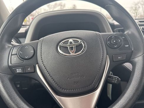 Used 2017 Toyota RAV4 LE image 20