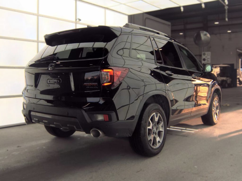 Used 2022 Honda Passport TrailSport image 3