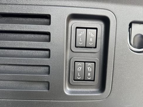 New 2026 Buick Enclave Avenir w/ Super Cruise Package FWD image 36