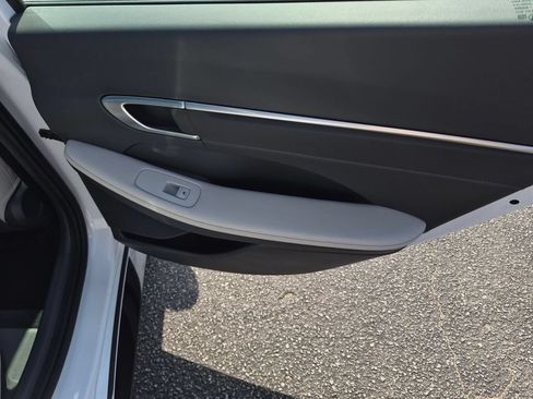 Used 2022 Hyundai Sonata Limited FWD image 28