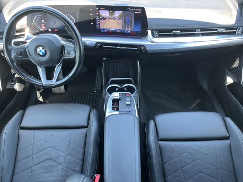 Used 2023 BMW X1 xDrive28i AWD/4WD image 3