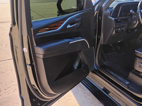 Used 2021 Cadillac Escalade ESV Premium Luxury w/ Driver Assist Tech Package image 11