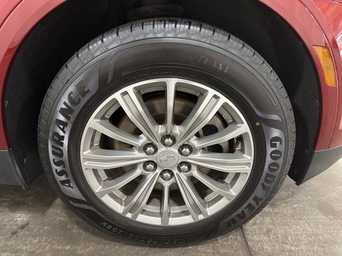 Used 2018 Cadillac XT5 Luxury w/ Driver Awareness Package image 39