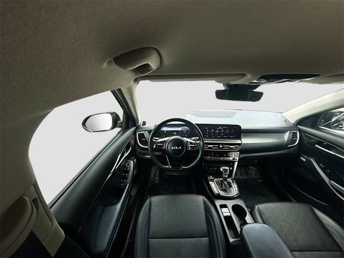 Used 2024 Kia Seltos SX image 23