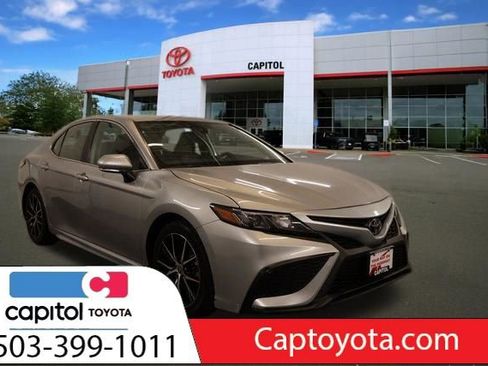Used 2024 Toyota Camry SE w/ Cold Weather Package AWD/4WD image 1