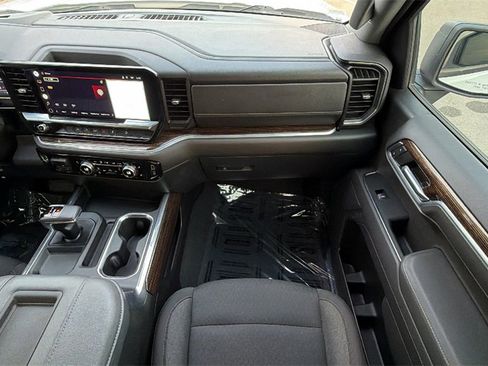 Used 2022 GMC Sierra 1500 Elevation image 43